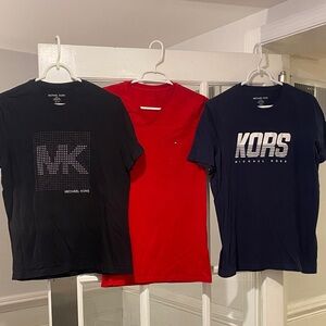 Bundle of (3) size Small T-shirt Kors and Hilfiger good condition unisex